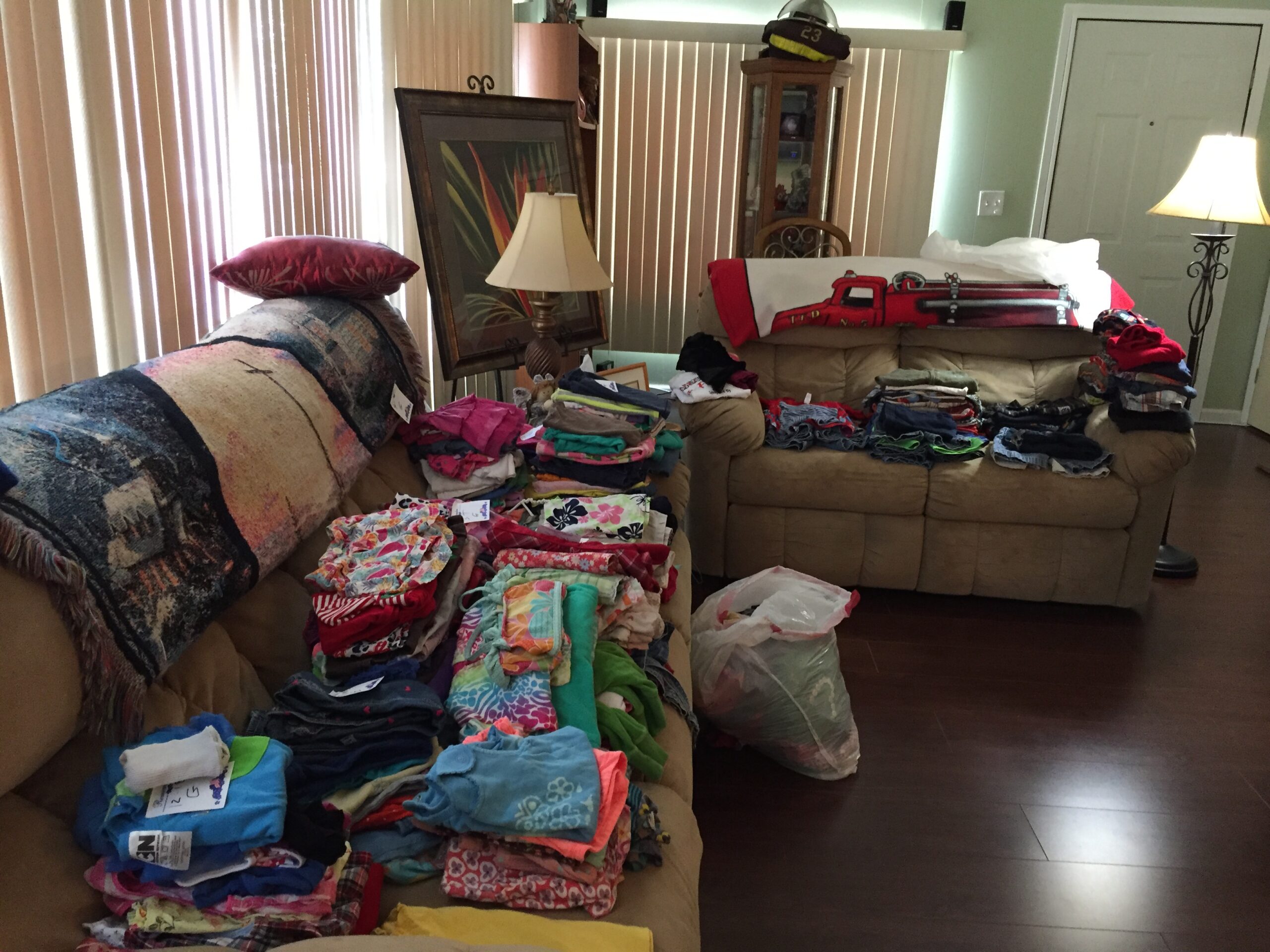 Volunteers come together for Bithlo Clothing and Food Drive